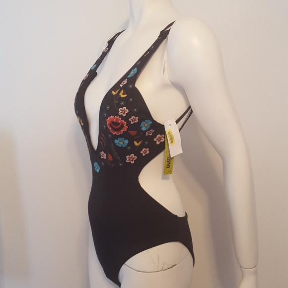 Gianni Bini Senorita plunge one piece swimsuit - Picture 4 of 10